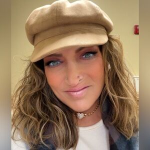 Meet your Posher, Annie